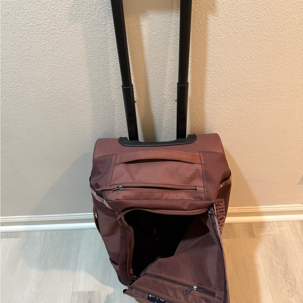 Patagonia Black Hole 40L